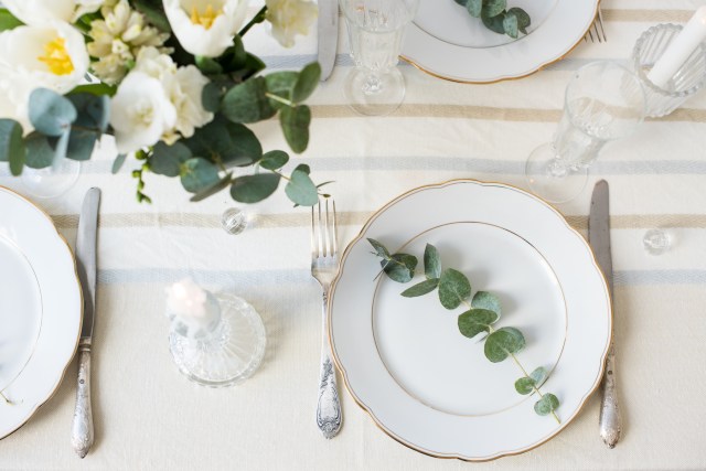 How to Style Your Table with Old Country Rose Dinnerware: Tips and Inspiration